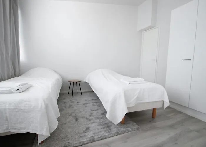 דירה And Spacious For 3 *